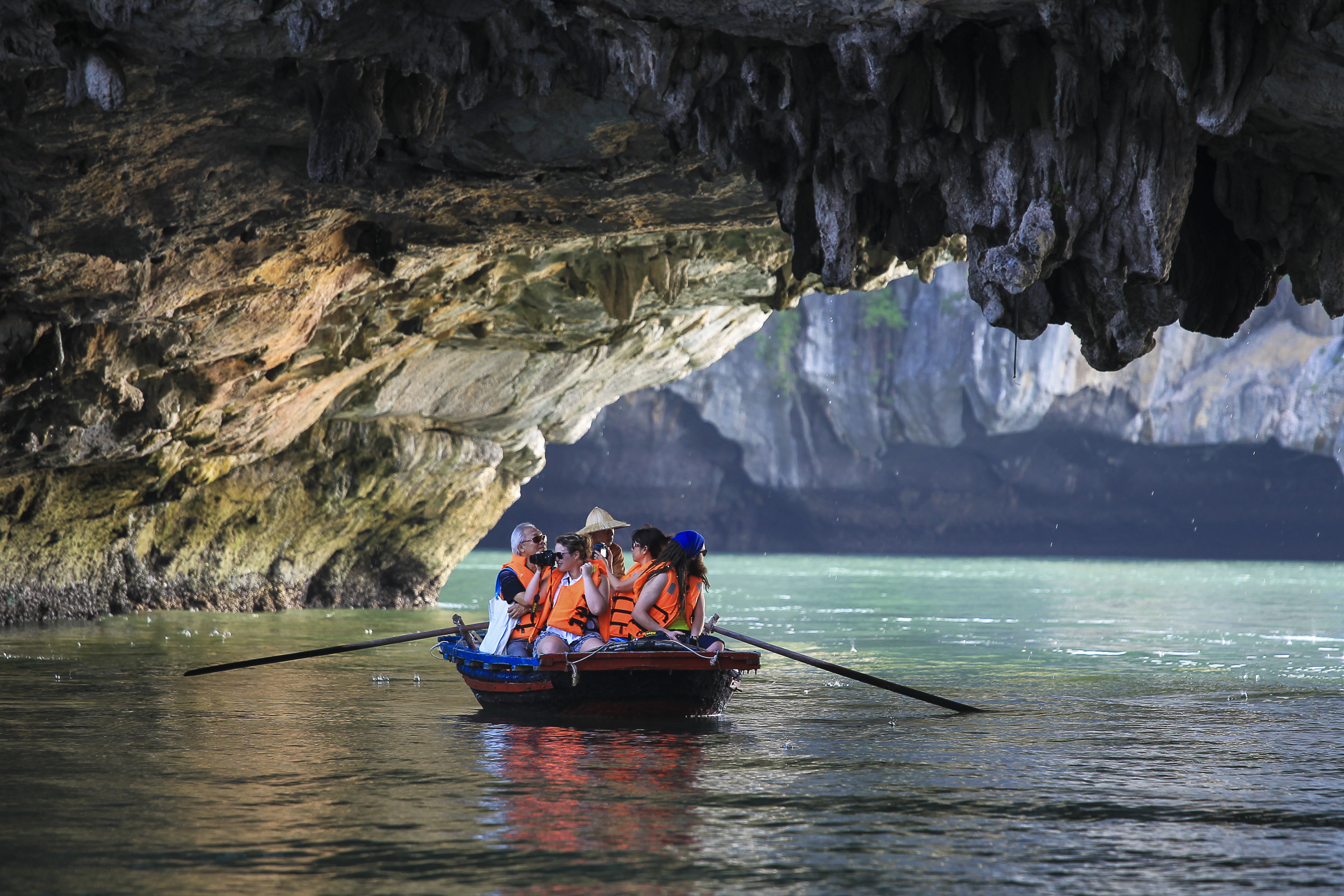 Best Time to Take a Halong Bay Tour
