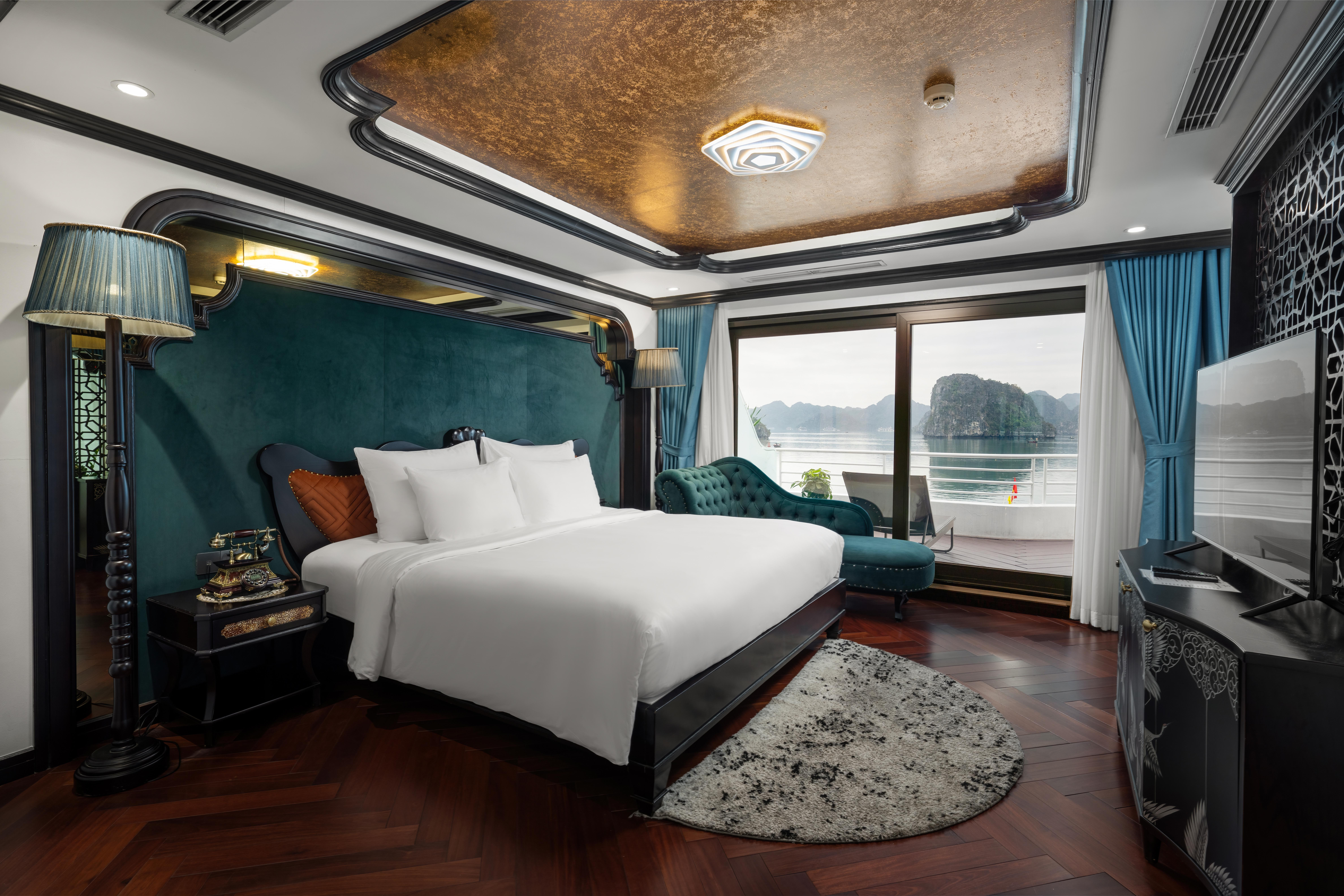 Catherine Cruise 2 Days 1 Night