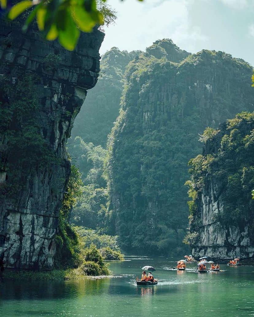 Trang An or Tam Coc: Which One Should You Choose?