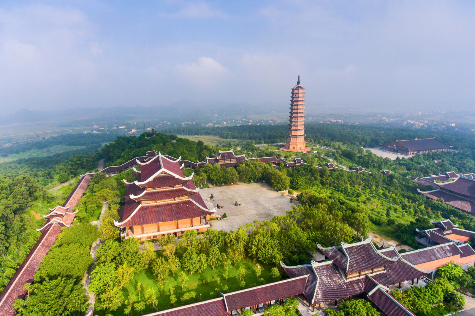 Ninh Binh Day Tour: Bai Dinh & Trang An