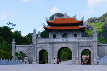 Ninh Binh Day Tour: Hoa Lu & Tam Coc
